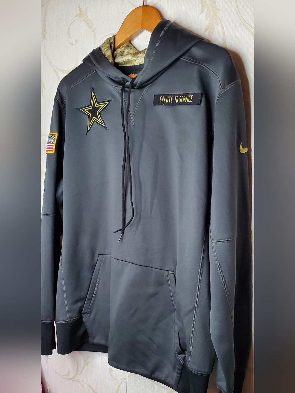 Nike DriFit Salute Edition USA Pullover Hoodie Sweater Nwot Large